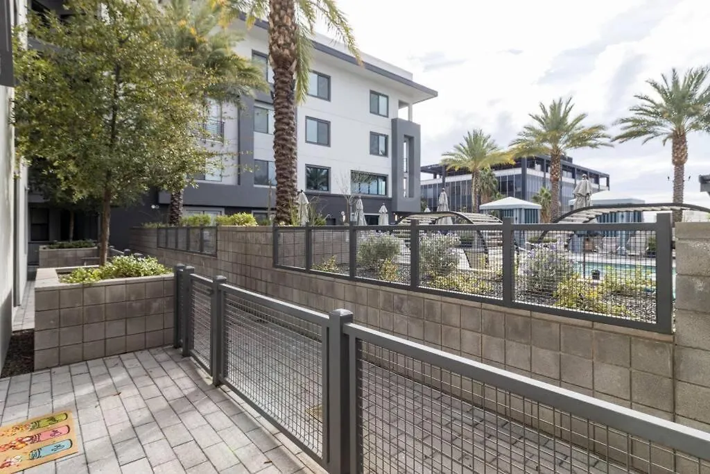 Апартаменты Luxurious Poolside Phoenix Oasis Heart Of Midtown!